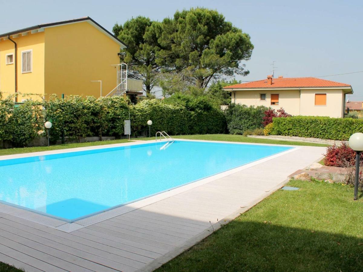 Small Residence Of Only 18 Apartments With Swimming Pool 라찌제 외부 사진